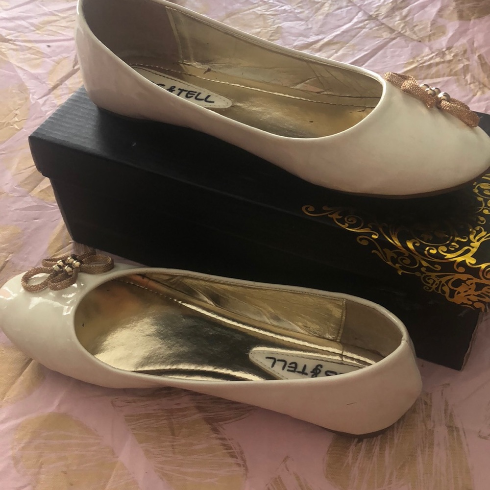 Kiss & Tell 2 pairs of flats - Picture 3 of 8